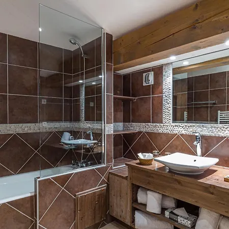 Hotel Carlina By Les Etincelles La Plagne